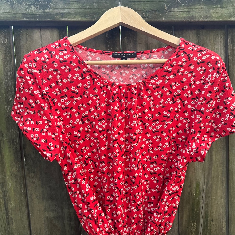 Banana Republic Red Ditsy Floral Short Sleeve Ruffle Midi Dress Tie Sz Medium - Picture 3 of 10